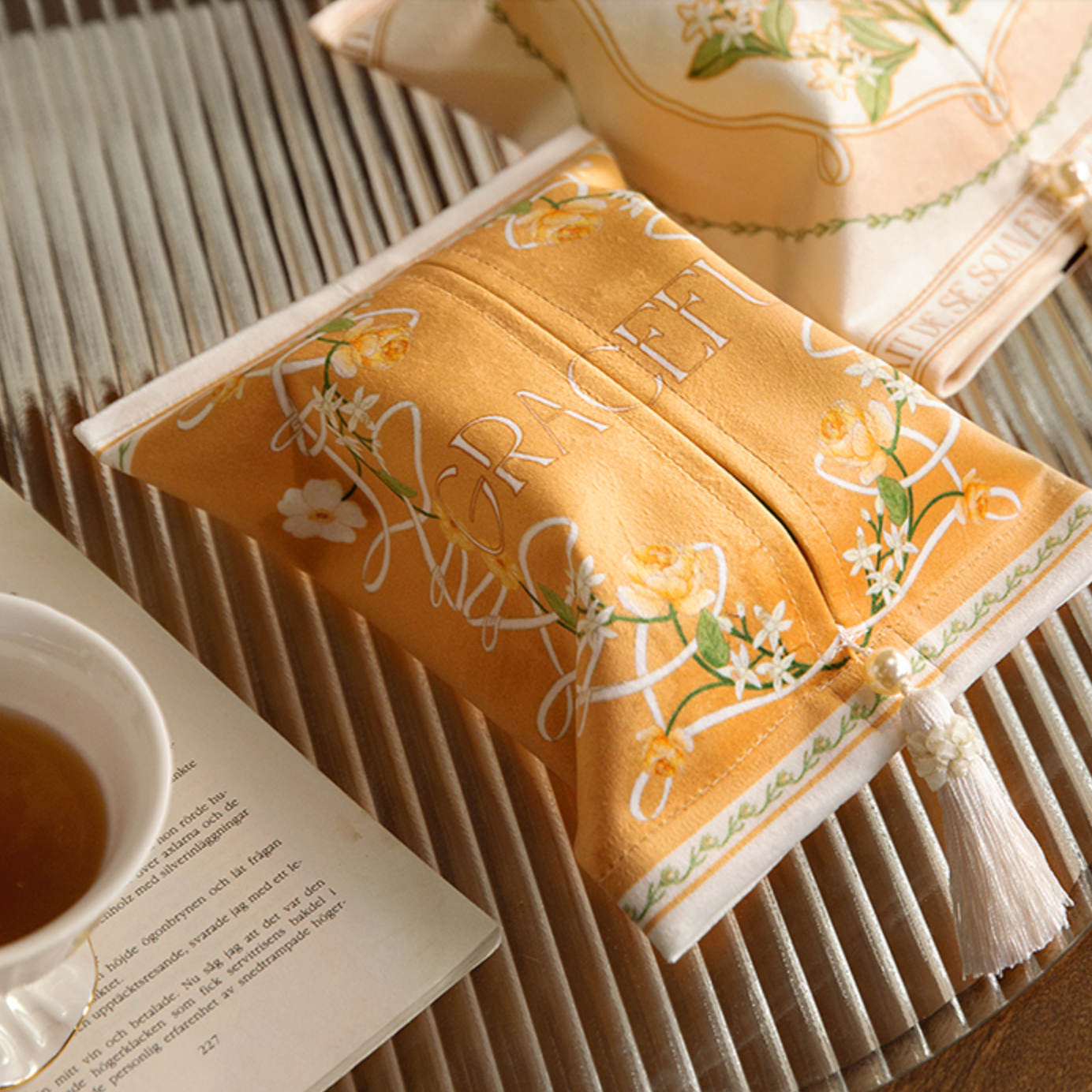 2design graceful tissue case