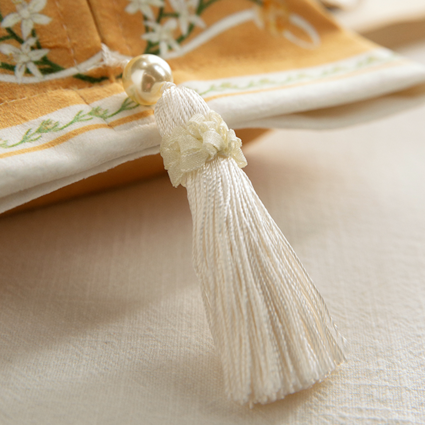 2design graceful tissue case