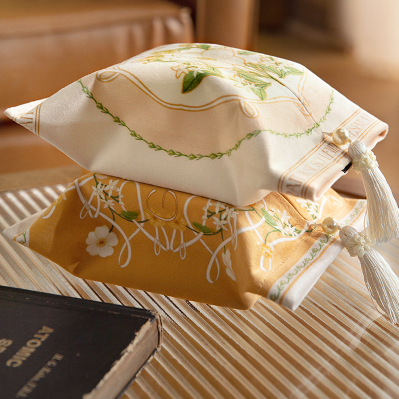 2design graceful tissue case