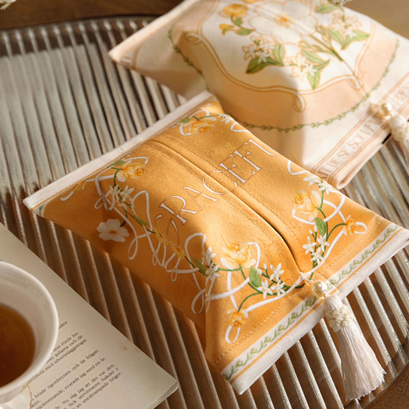 2design graceful tissue case