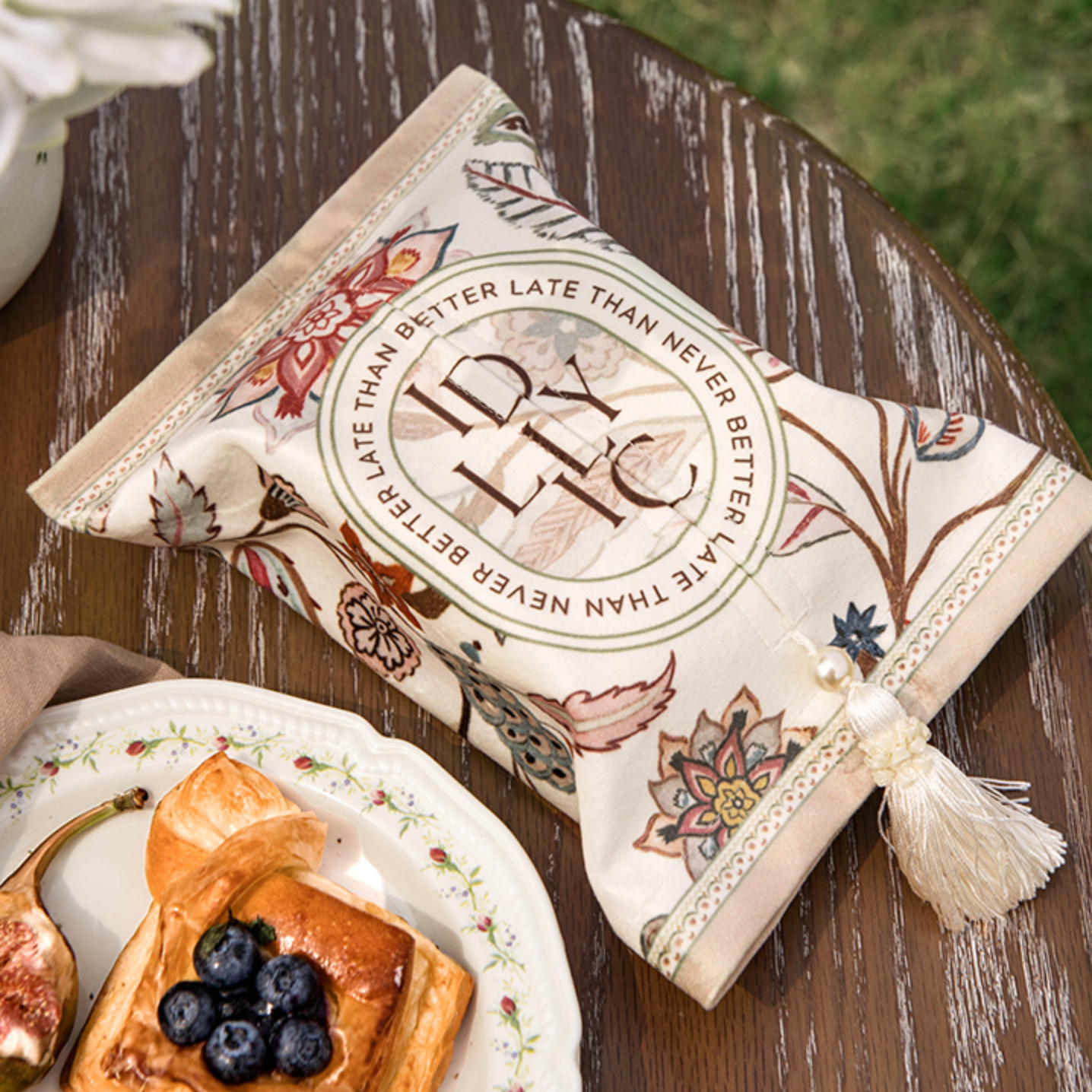 pink cornelia tissue case