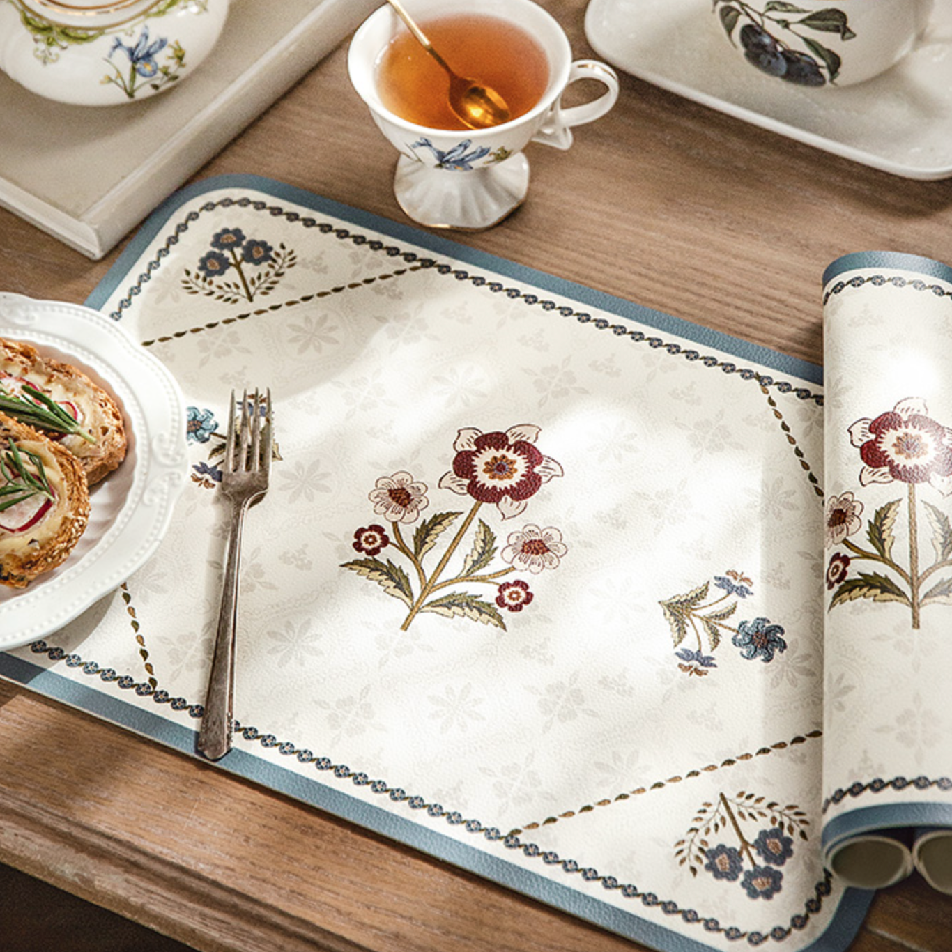 royal blue edge flower place mat
