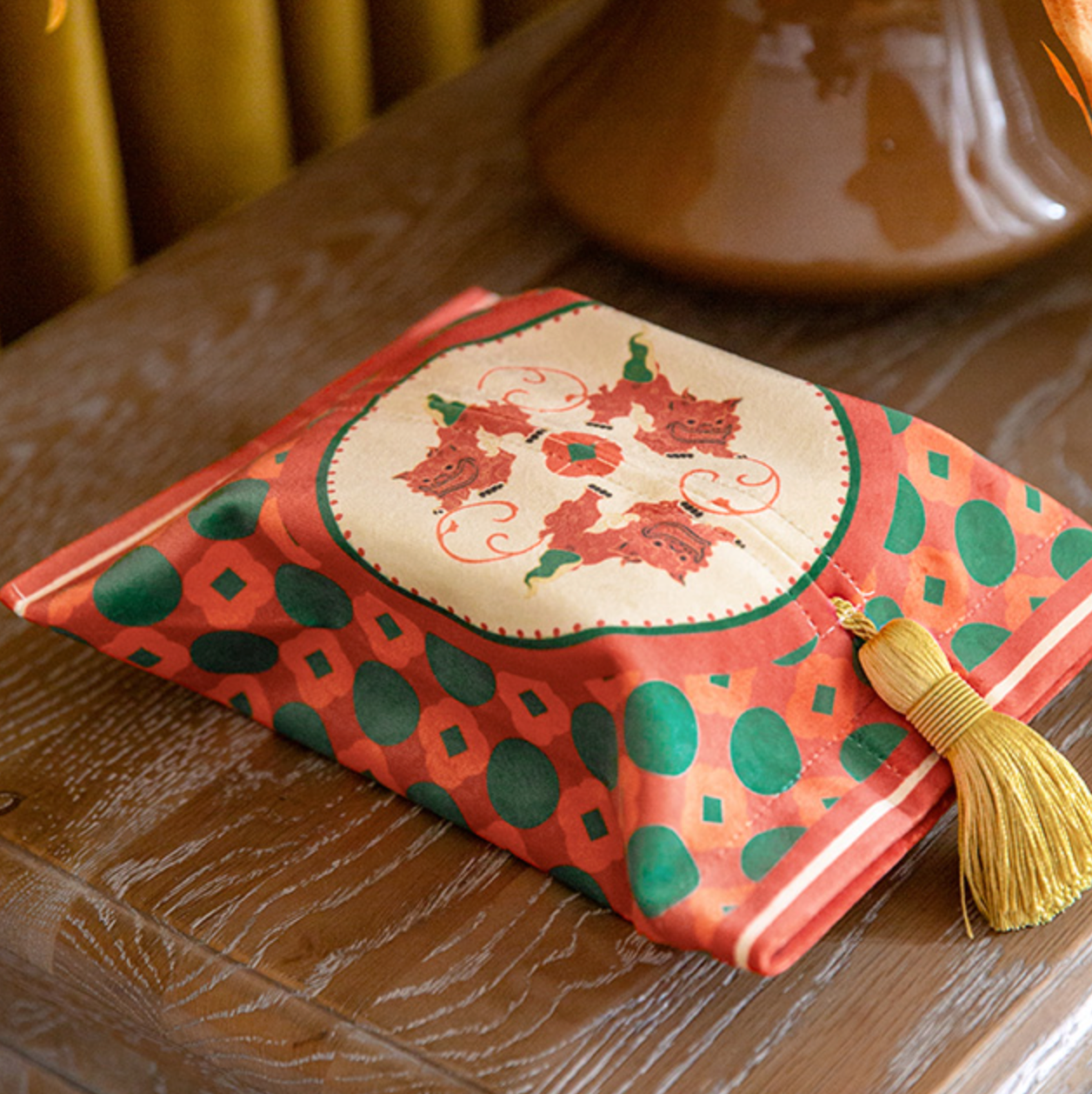 good lion tissue case