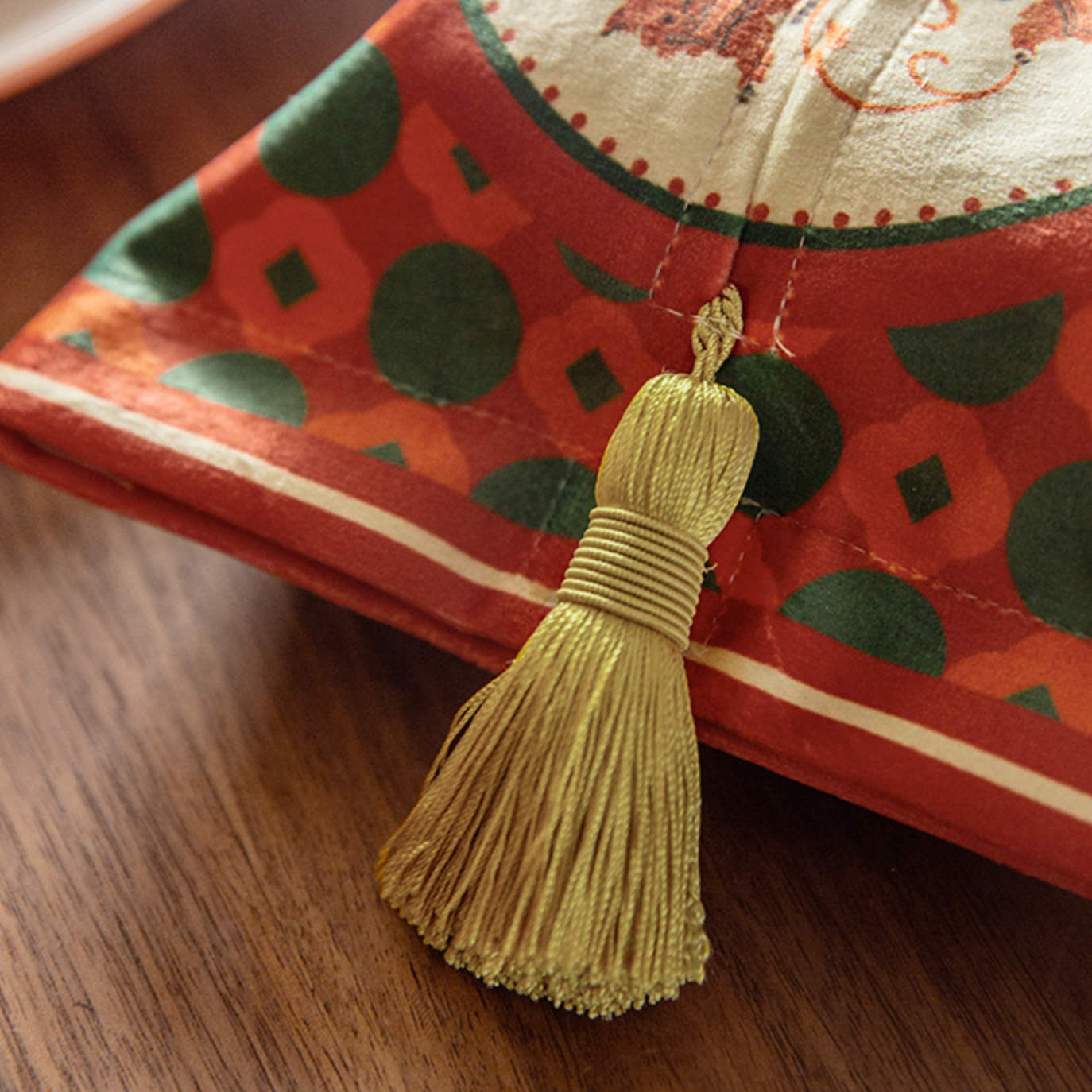 good lion tissue case