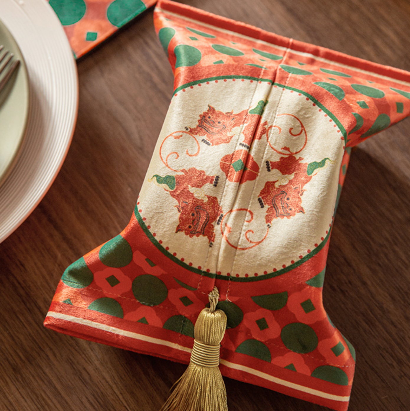 good lion tissue case