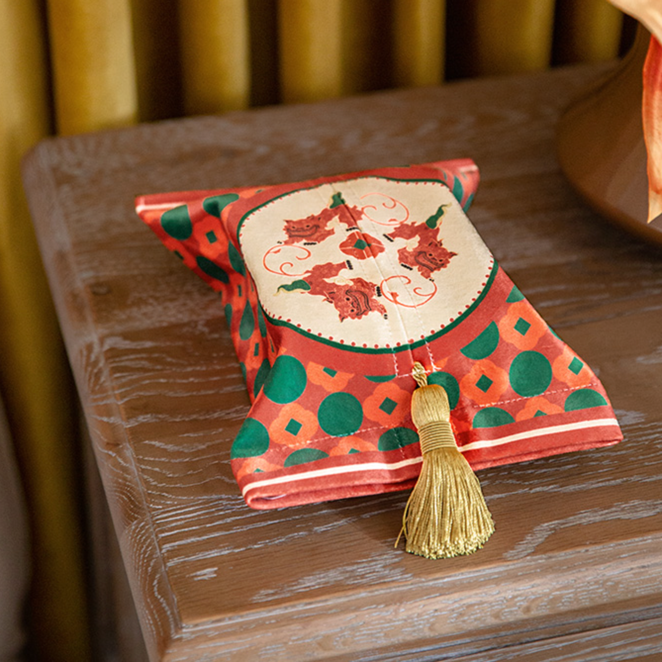 good lion tissue case