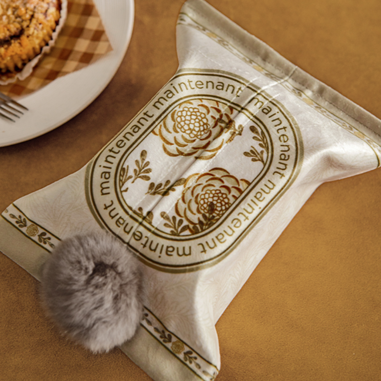 maintenant natural flower tissue case