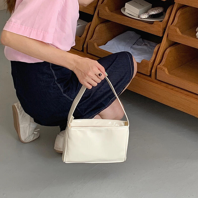 simple leather square hand bag