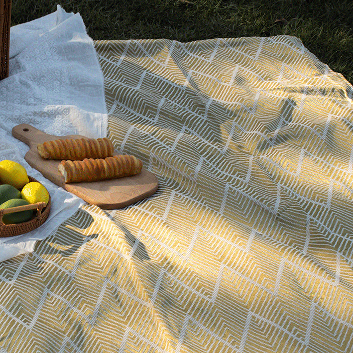 2color waterproof jagged picnic sheet
