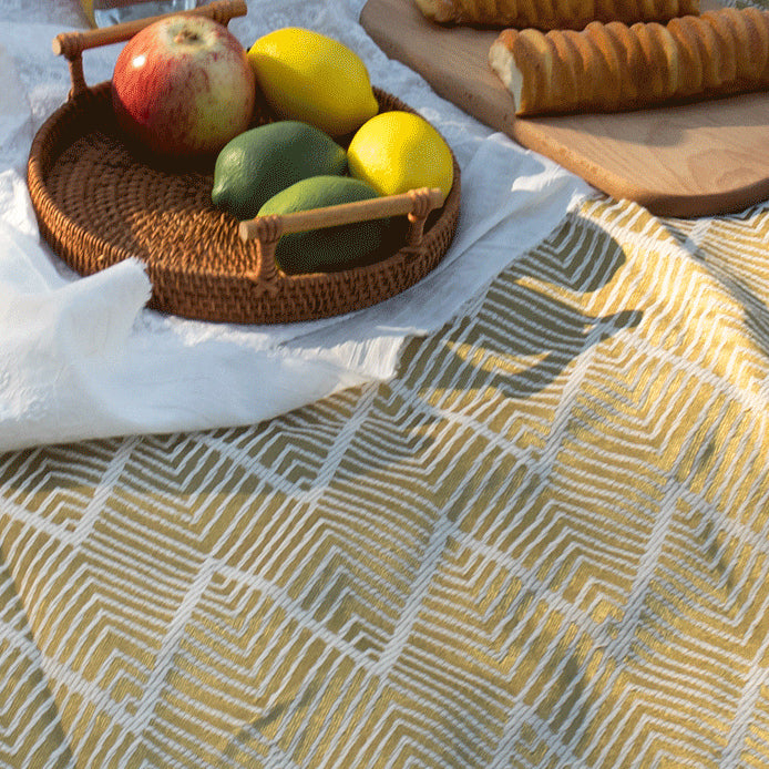 2color waterproof jagged picnic sheet
