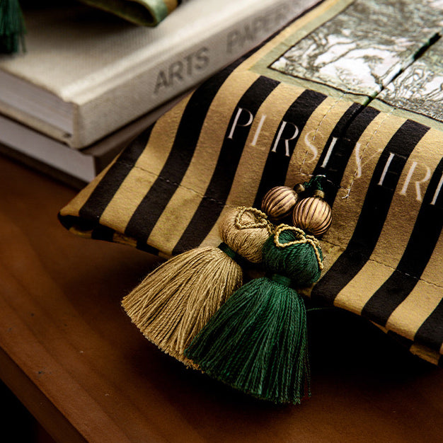 2design green persevere logo tissue case