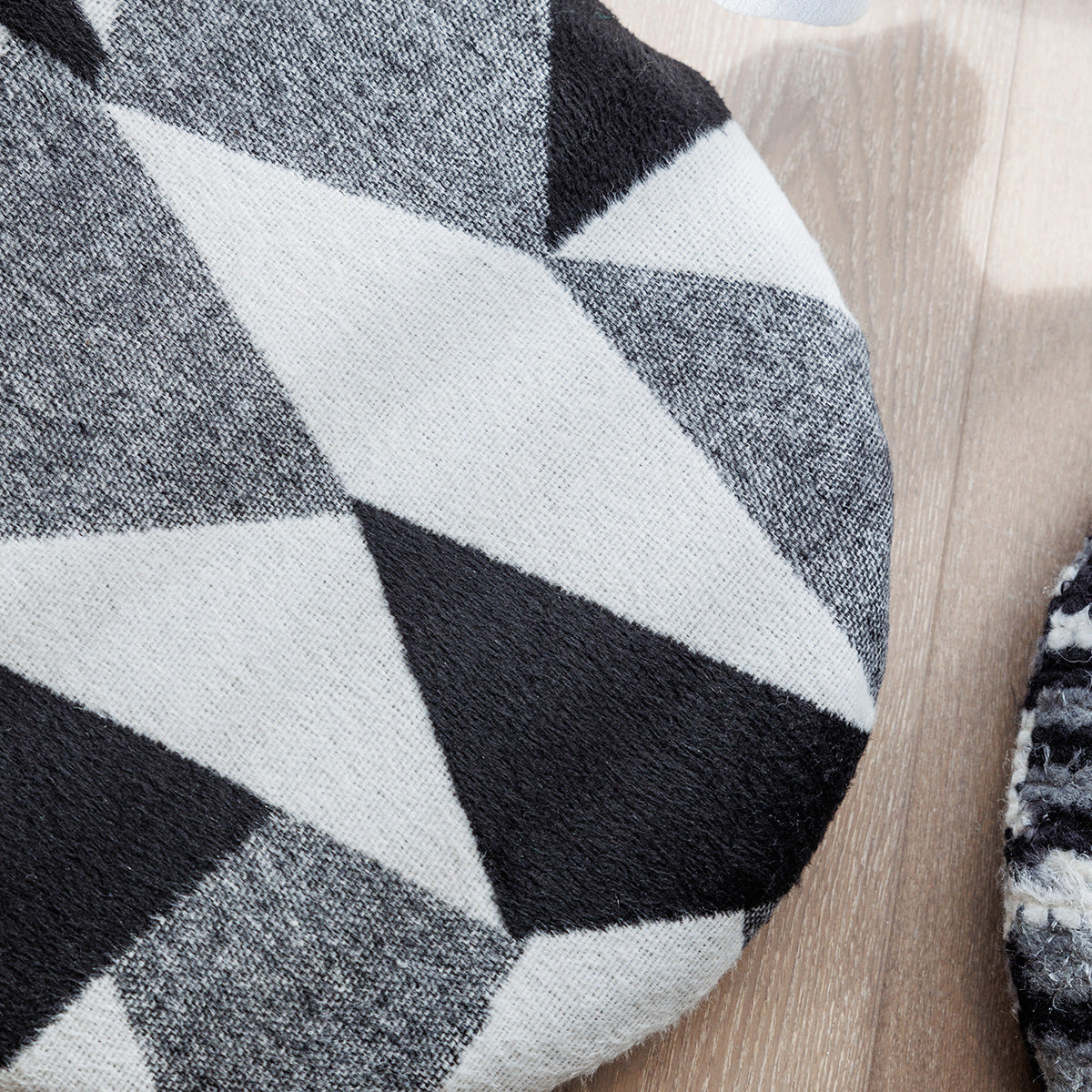 11design monotone cushion