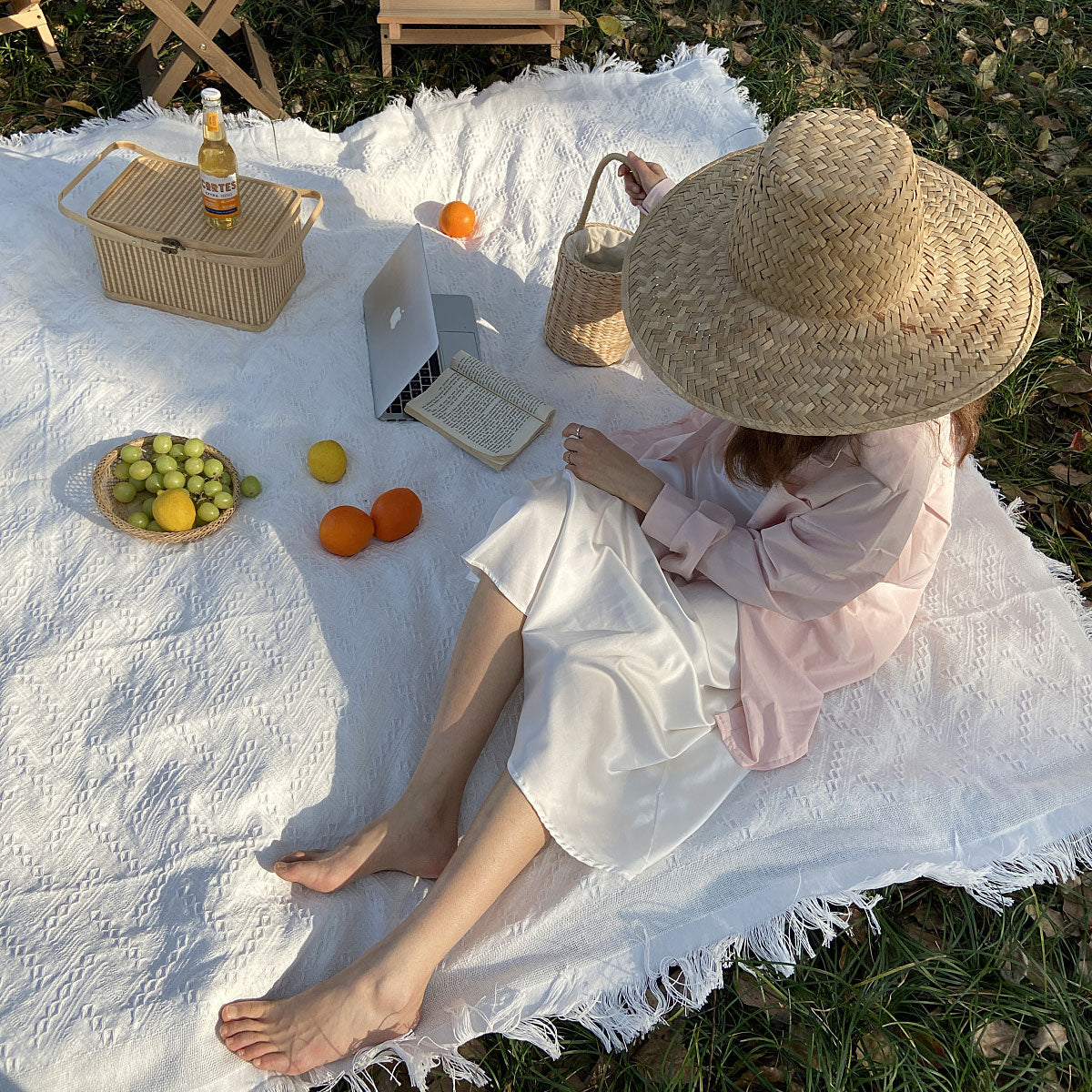 2color ribbon tile picnic cloth
