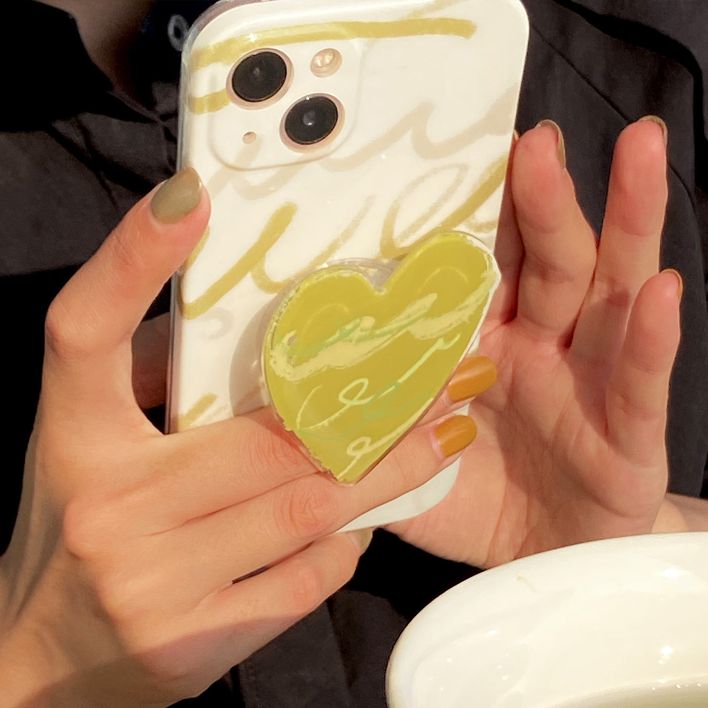 mustard green heart iPhonecase