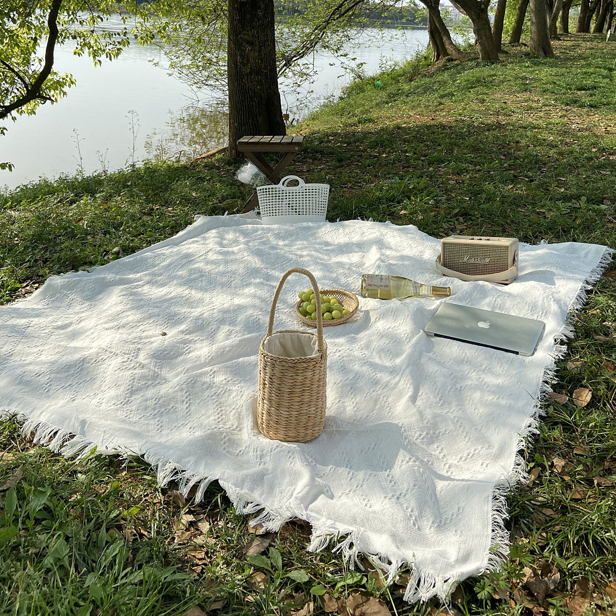 2color ribbon tile picnic cloth