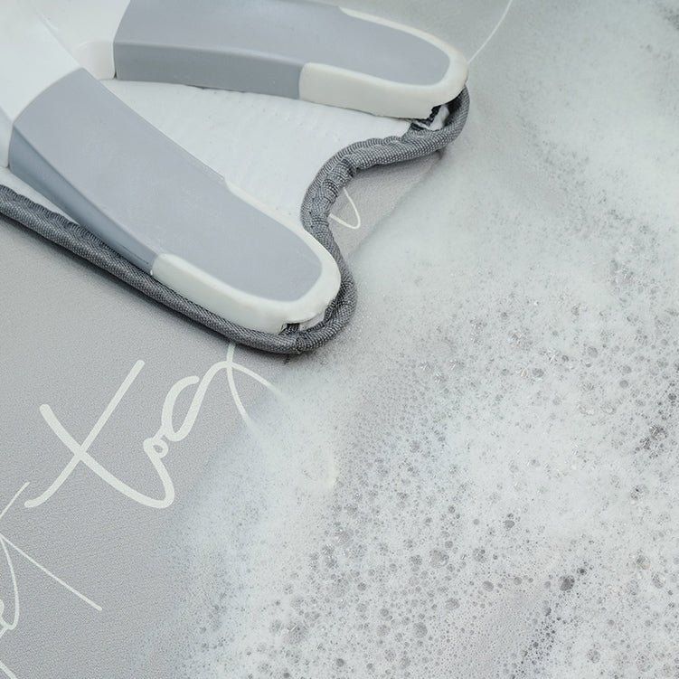 2design monotone flower bath mat