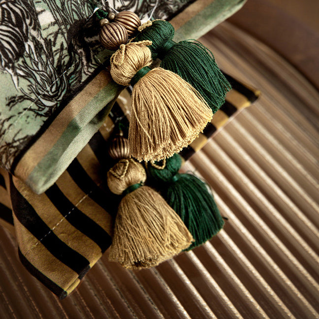 2design green persevere logo tissue case