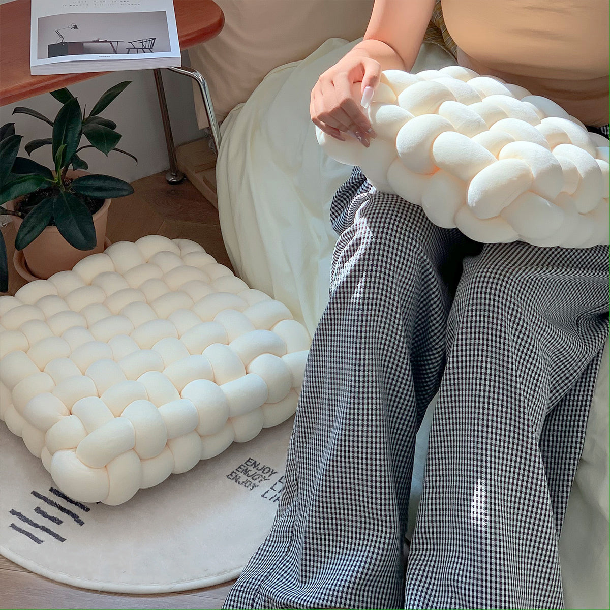 2color natural knit cushion