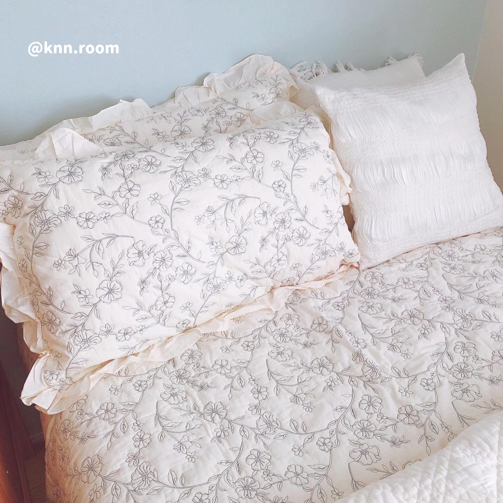 flower embroidery bedlinen set