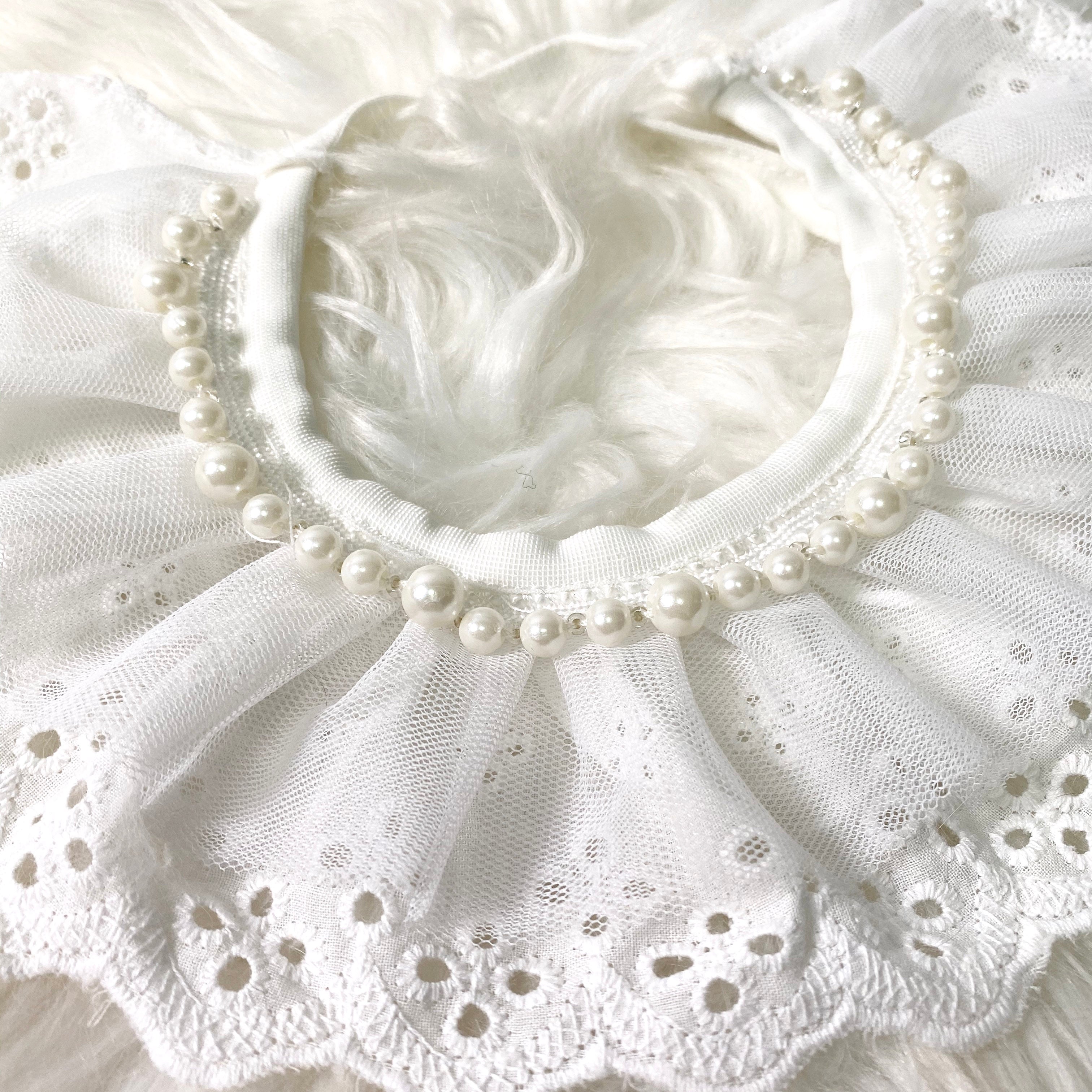 white lace neckwear