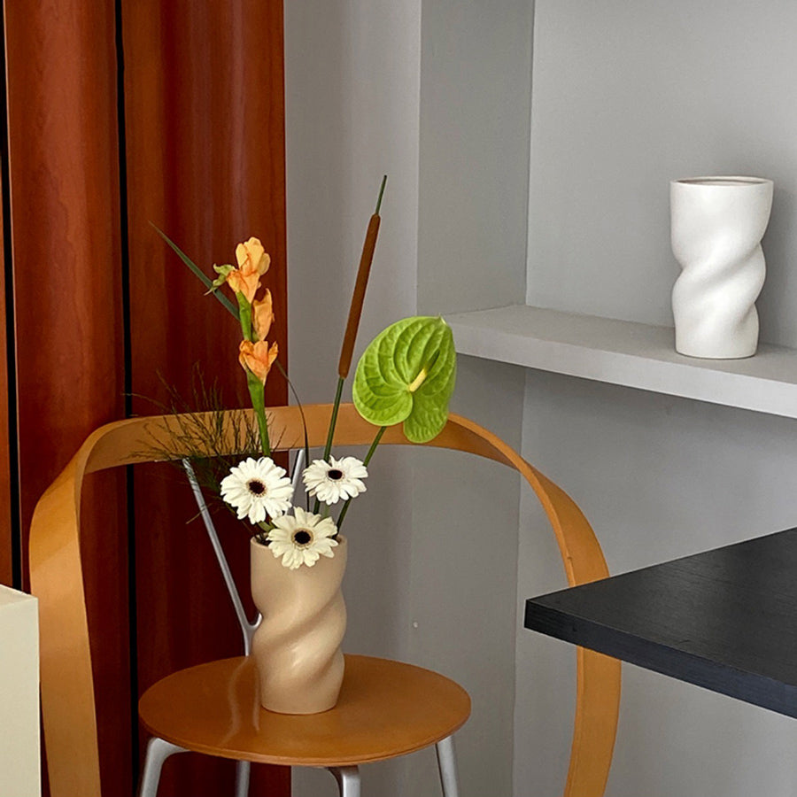 2color twiste barrel vase