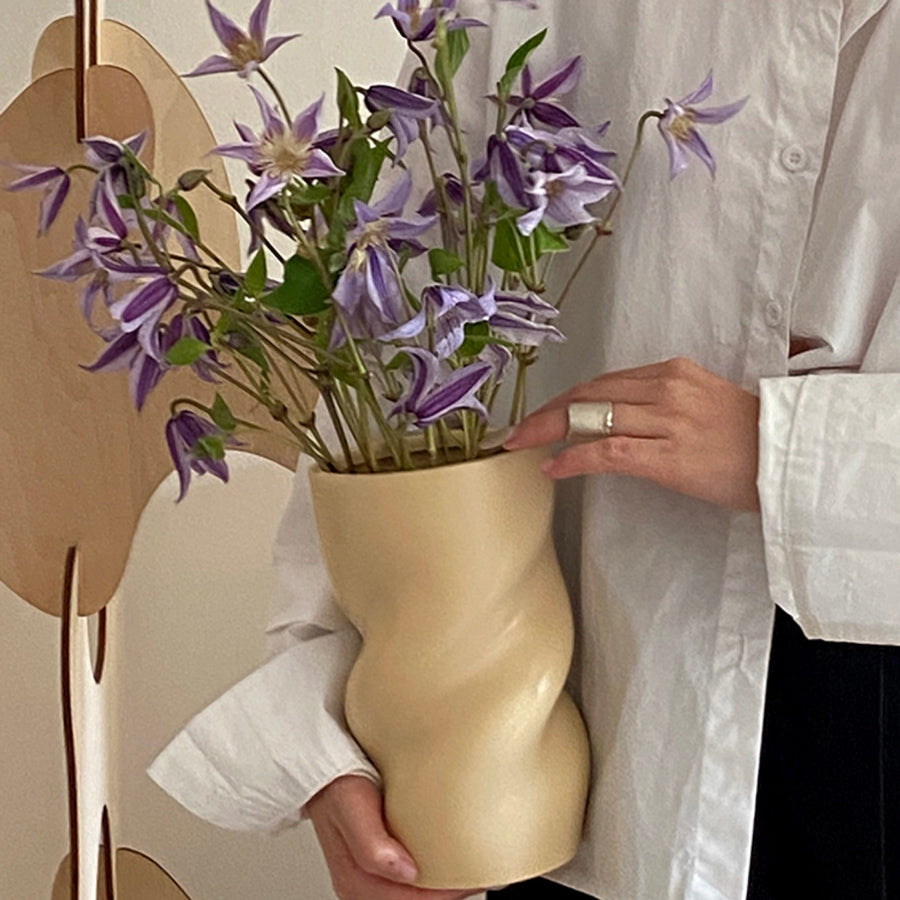 2color twiste barrel vase