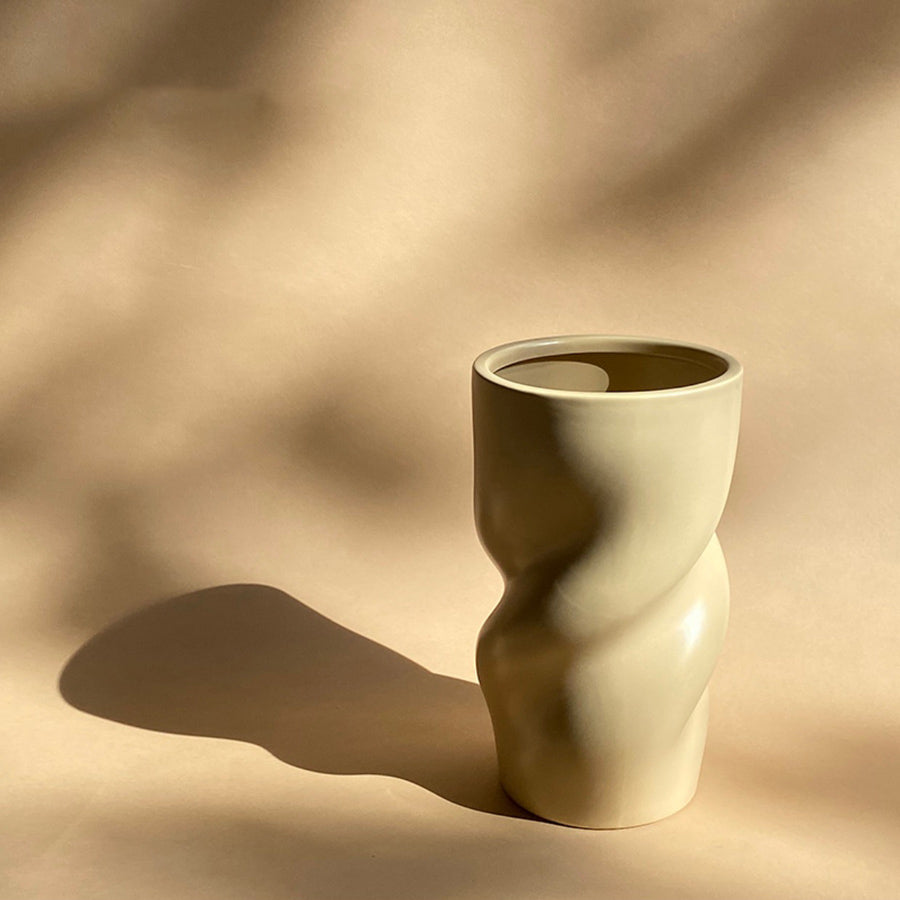 2color twiste barrel vase