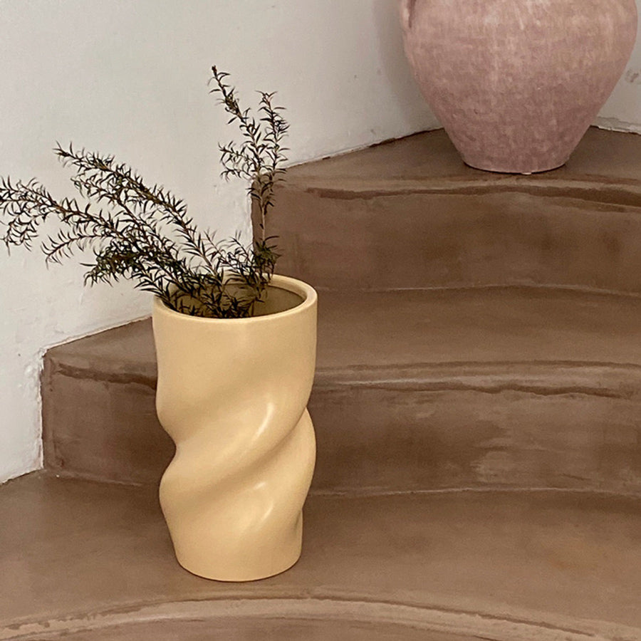 2color twiste barrel vase