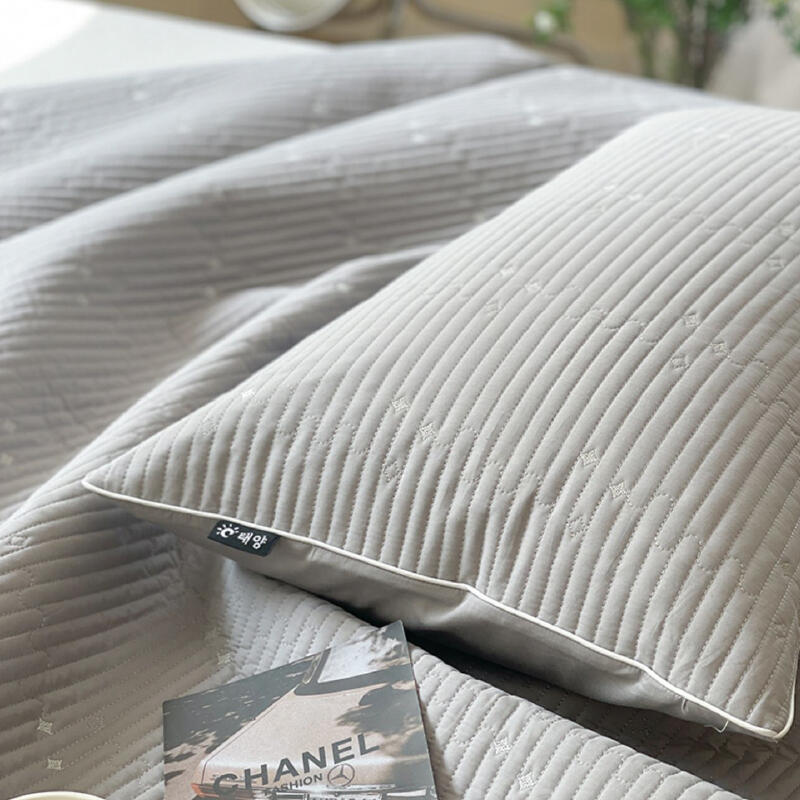 pastel stripe quilt & pillow sheets set