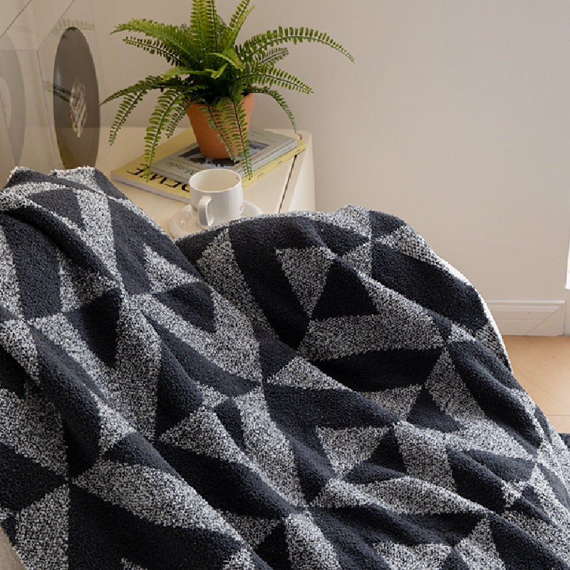 4design monotone geometric pattern blanket