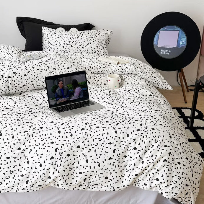 black ink bedlinen set