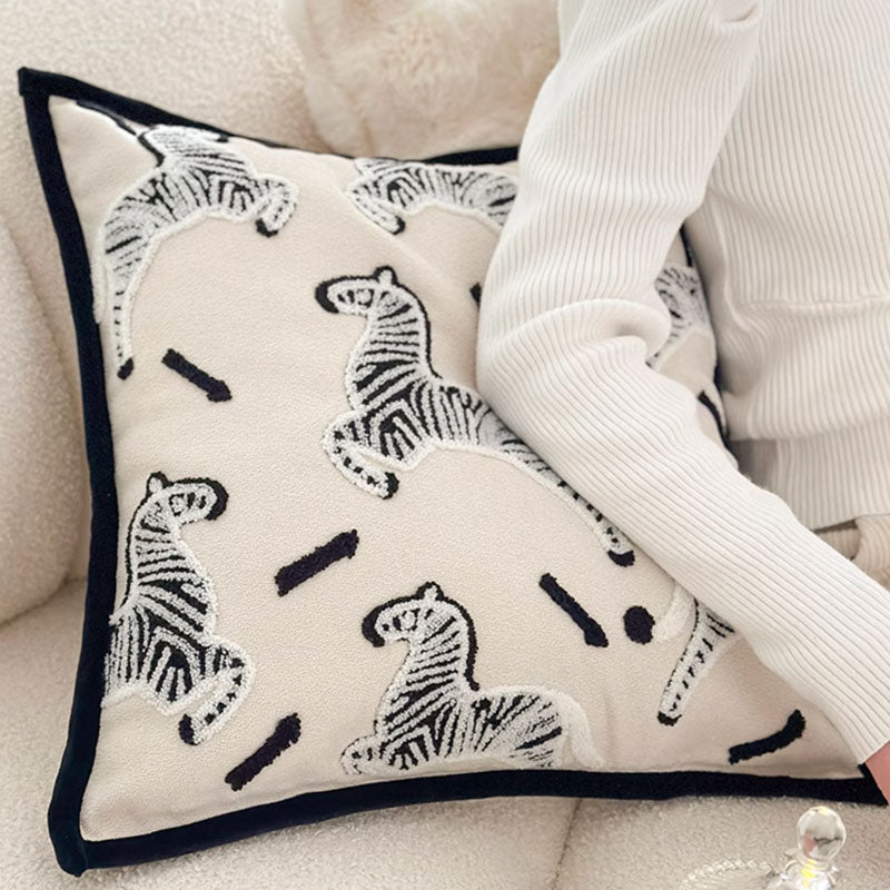 2design boa zebra cushion