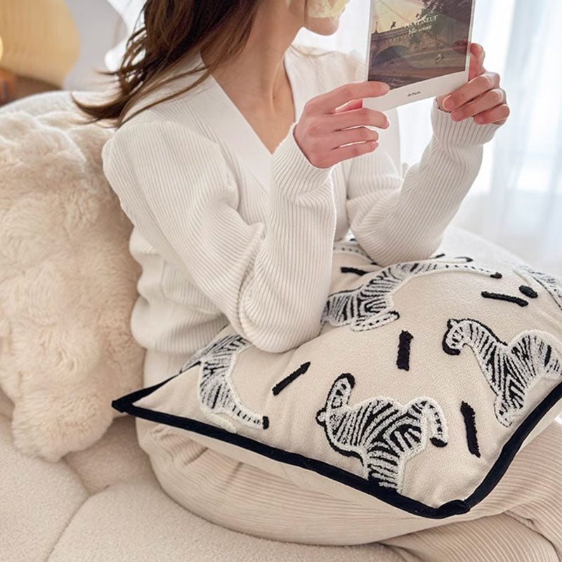 2design boa zebra cushion