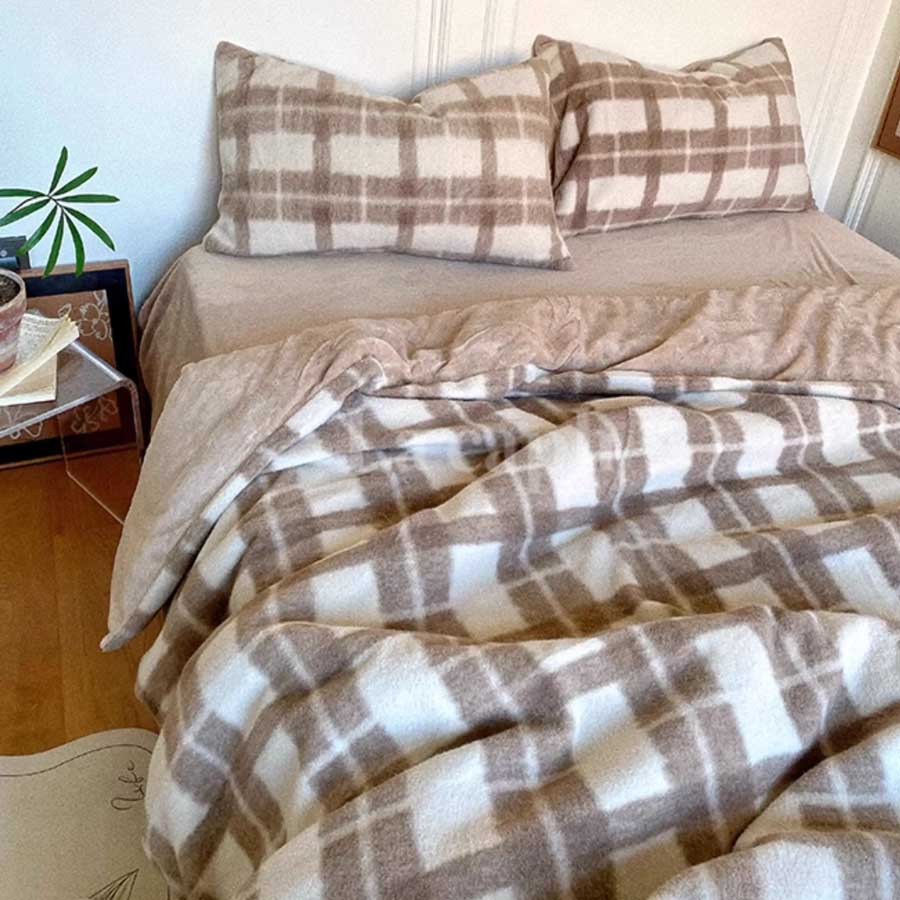 beige checked winter bedlinen set