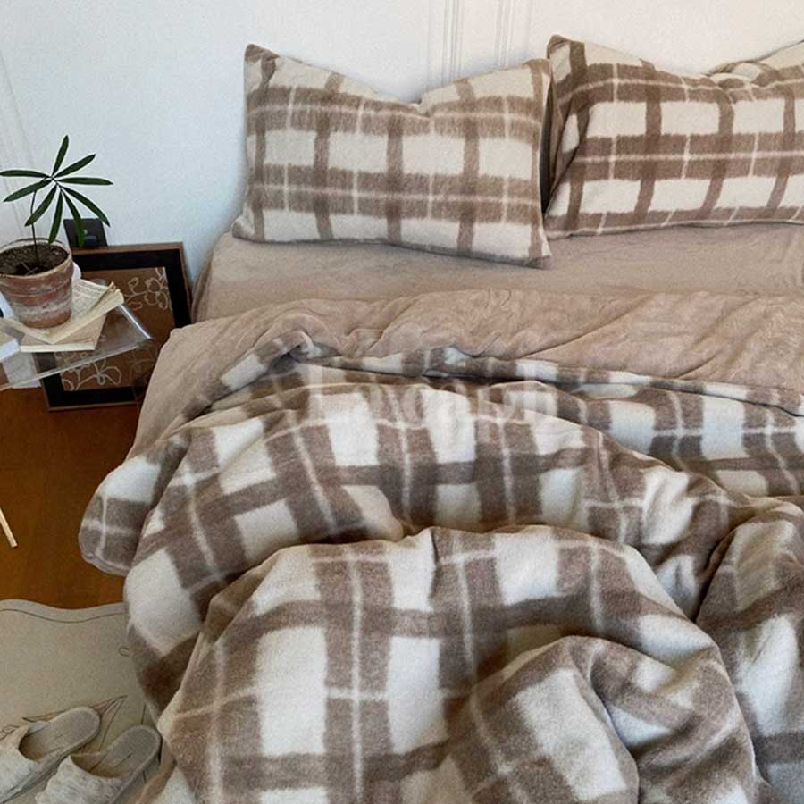 beige checked winter bedlinen set