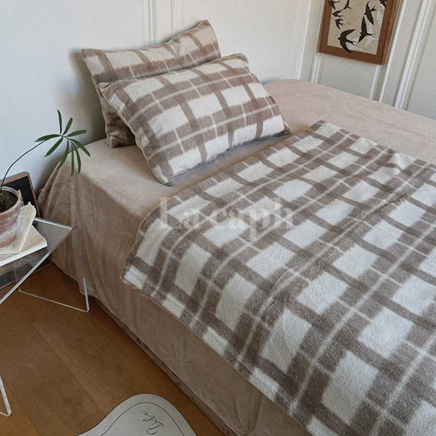 beige checked winter bedlinen set