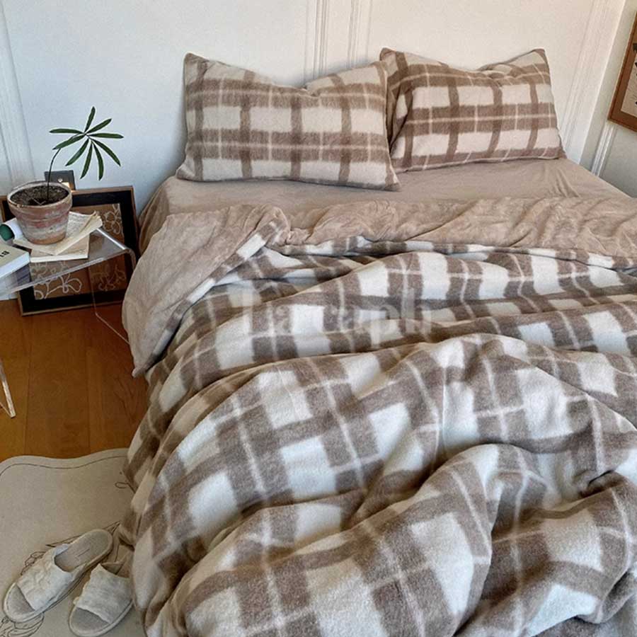 beige checked winter bedlinen set