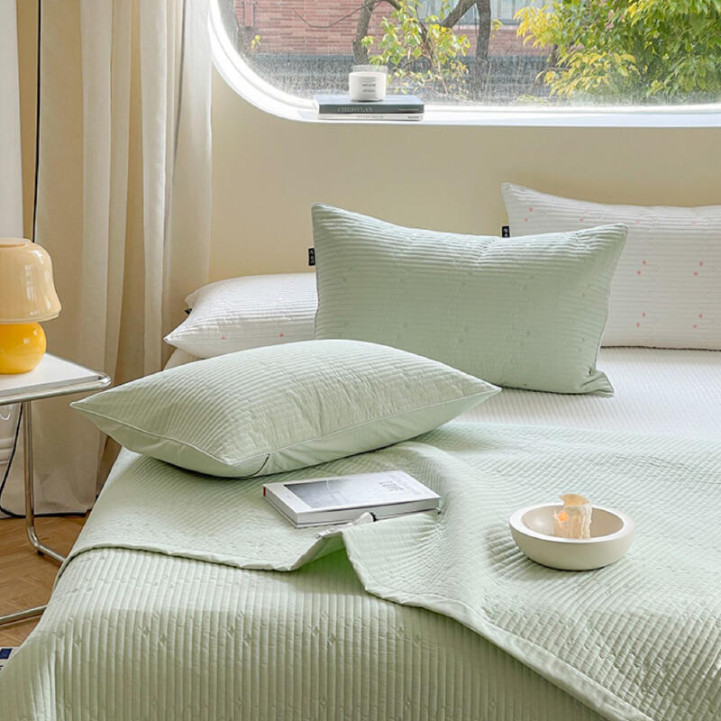 pastel stripe quilt & pillow sheets set