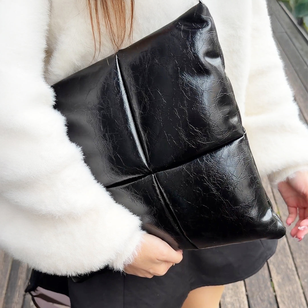 metallic black PC Clutch