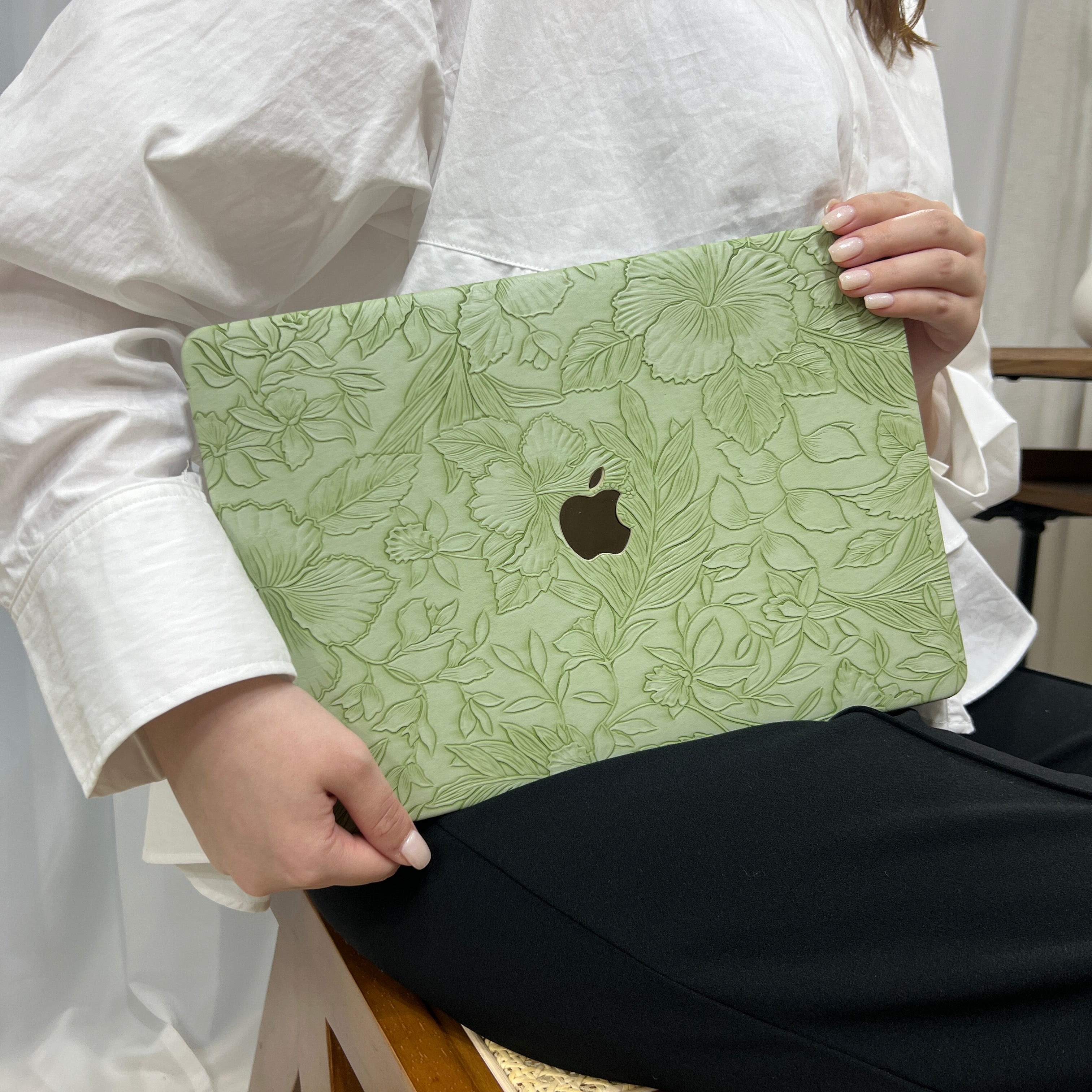 Floral Line Art MacBook Case(2colors)