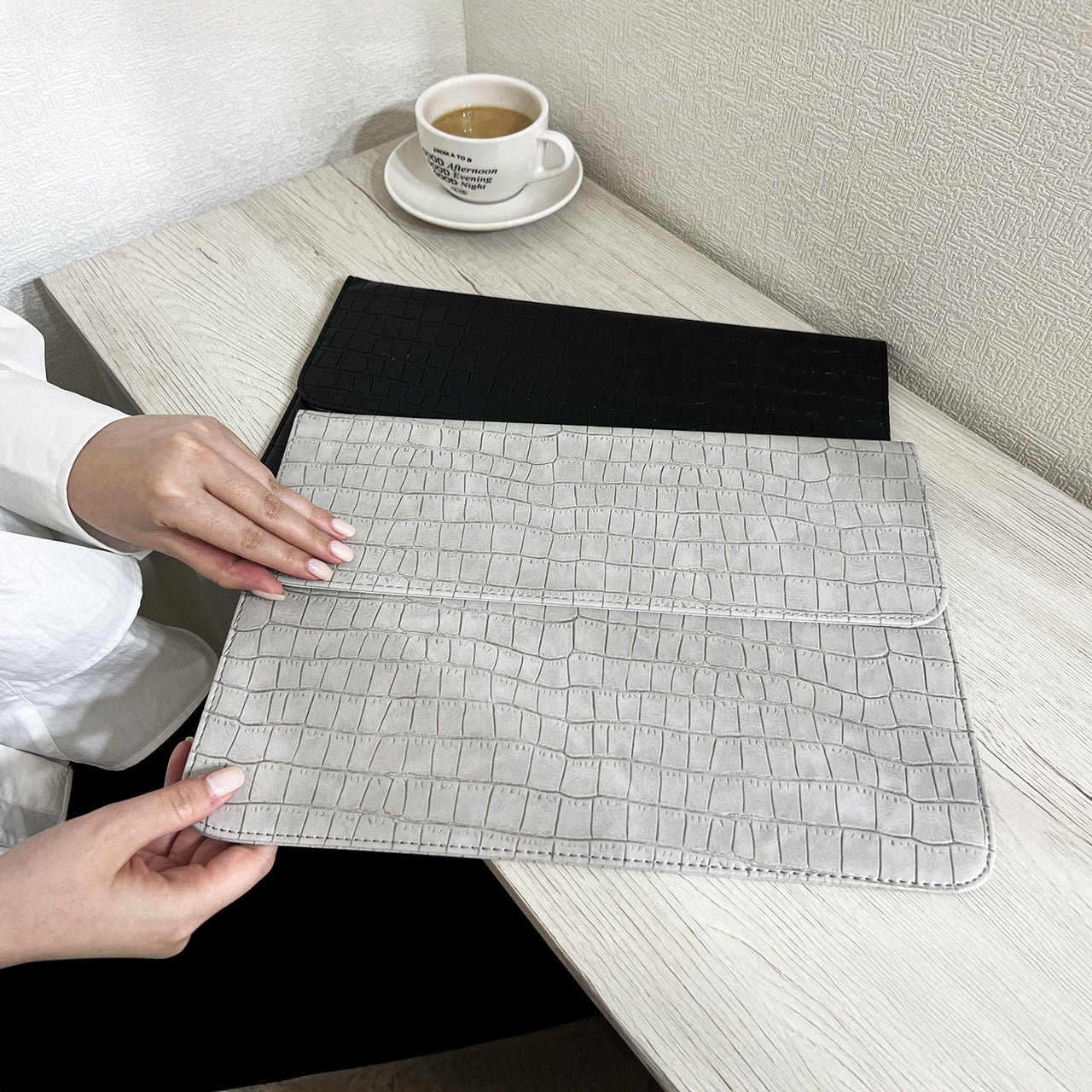 Elegant Croc Sleeve with Built-in Stand (grey)