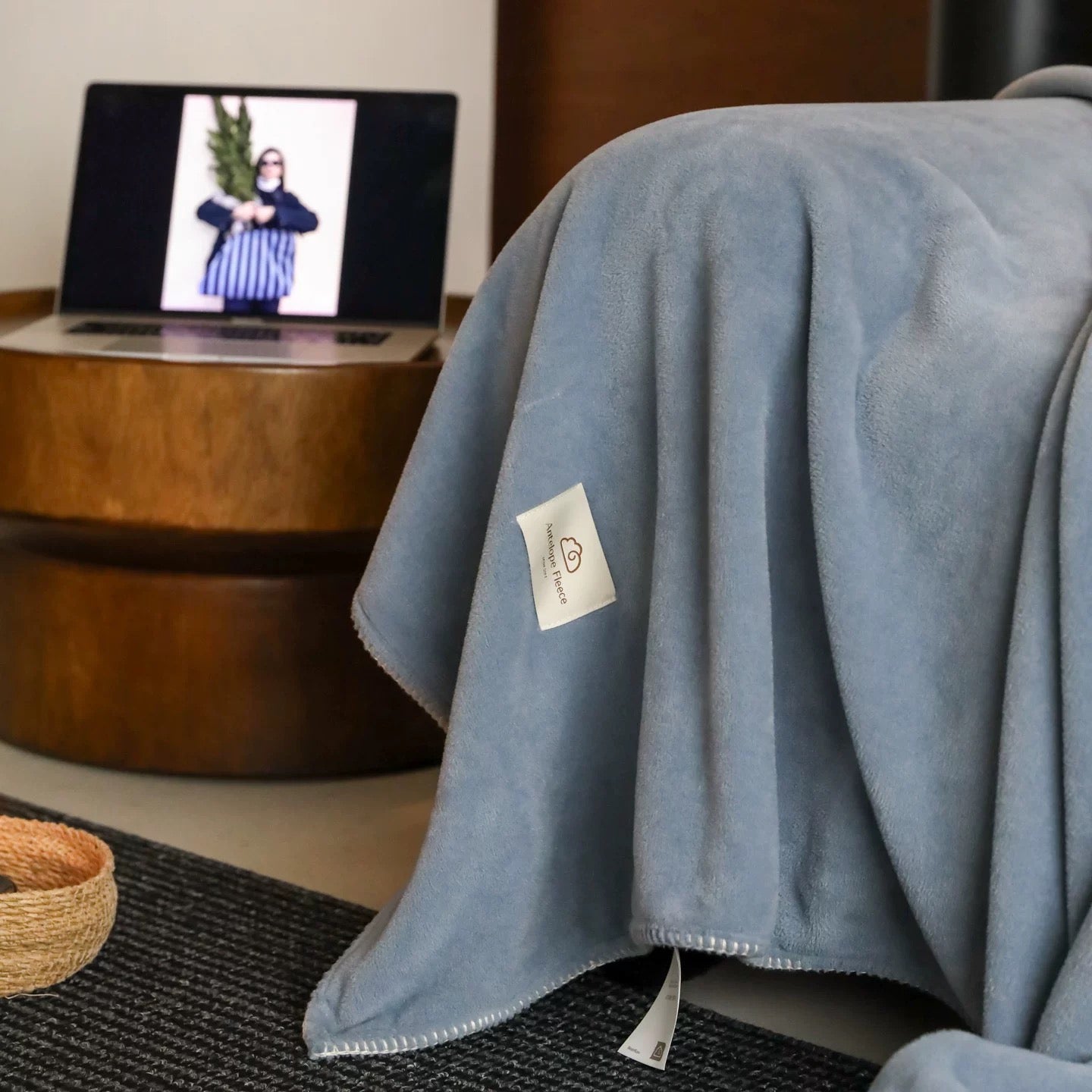 Luxury Velvet Touch Blanket  (7colors)