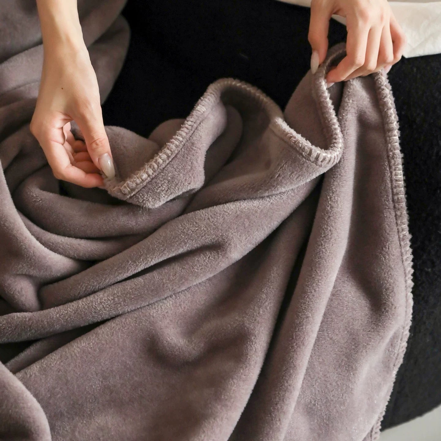 Luxury Velvet Touch Blanket  (7colors)
