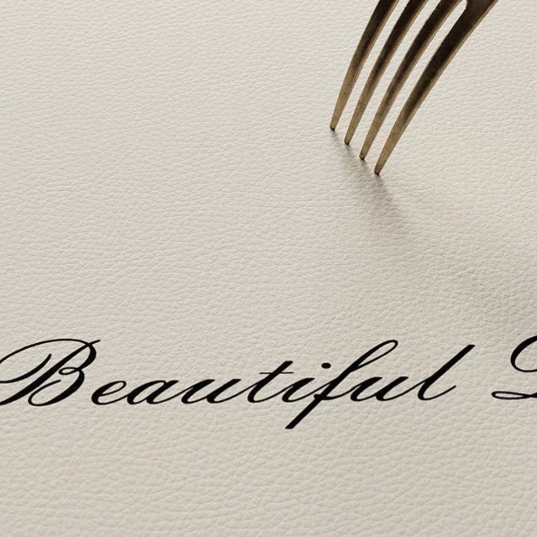 Dainty Flower Wave round table mat