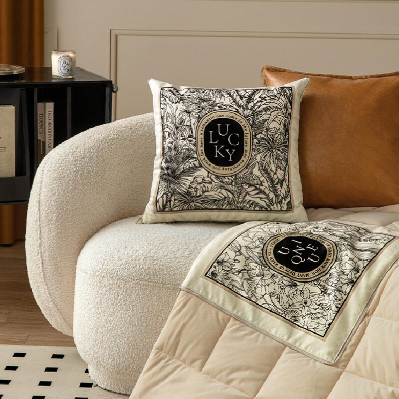 lucky logo luxury 2way quilt cushion