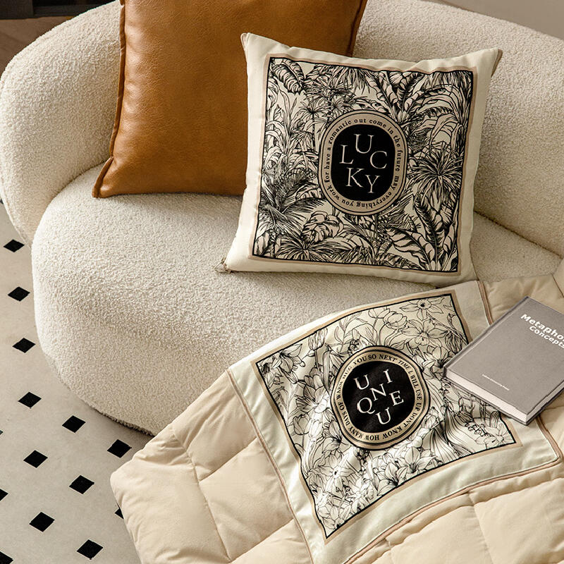 lucky logo luxury 2way quilt cushion