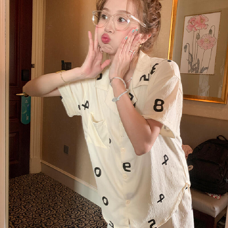 number pattern white roomwear