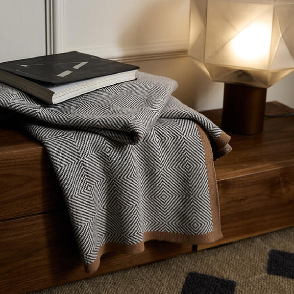 3color geometric pattern modern blanket