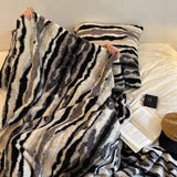 2color crooked border blanket