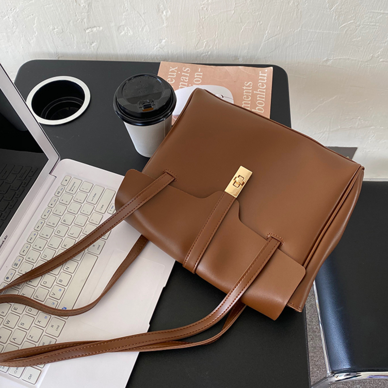 square one shoulder hand bag